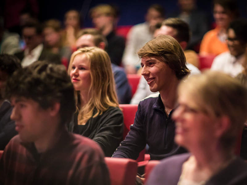 large_13_Audience___Rene_Castelijn