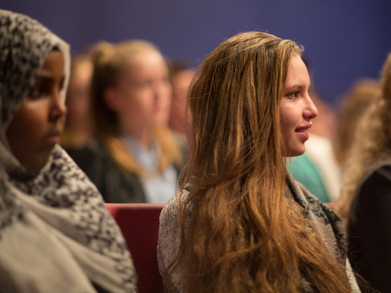 large_5._Audience___Rene_Castelijn