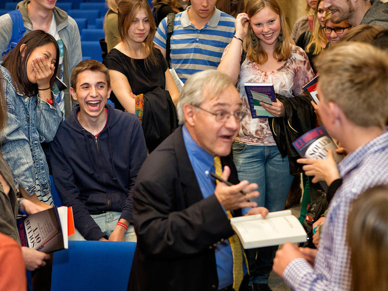 large_08._A_small_gathering_after_the_Nexus_Masterclass_E.J._signs_his_book_Souled_Out.