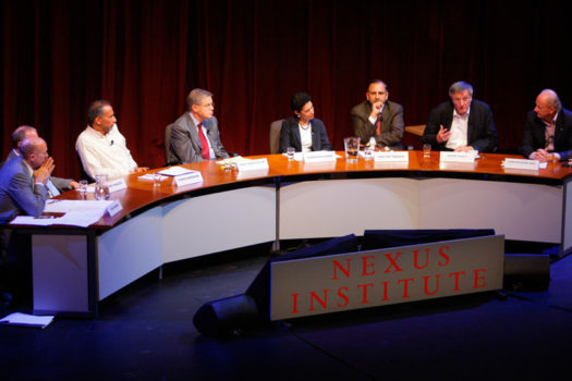 large_2009-Nexus-conferentie.-Panel-1-525×350 (1)