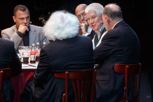 large_4.1_Debat-II-met-Haldane-525×350