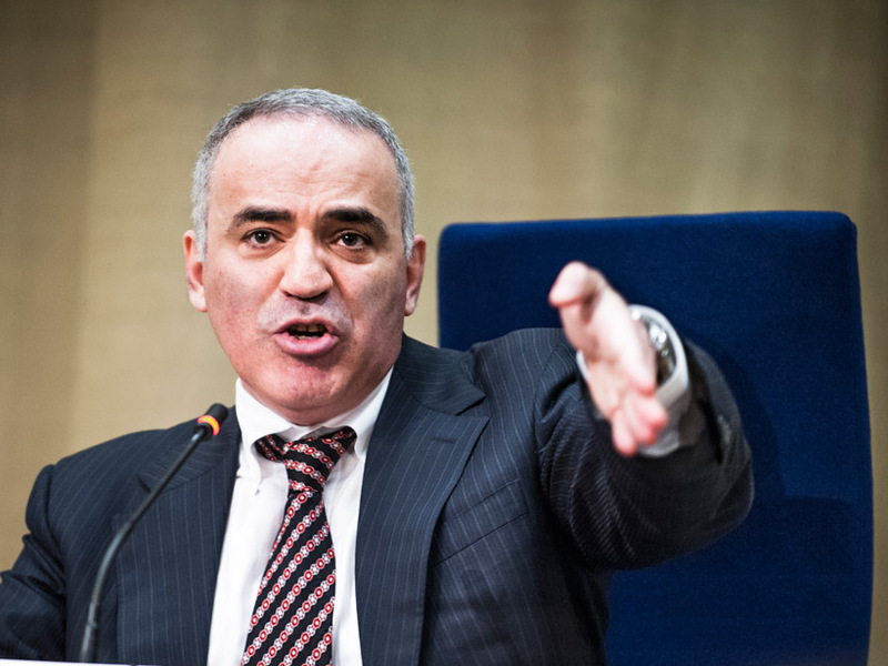 large_7.-Kasparov