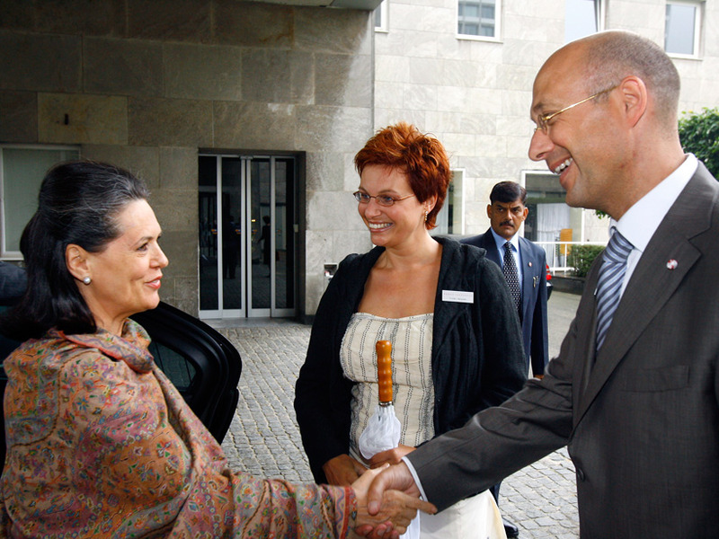 large_Gandhi-1—meeting