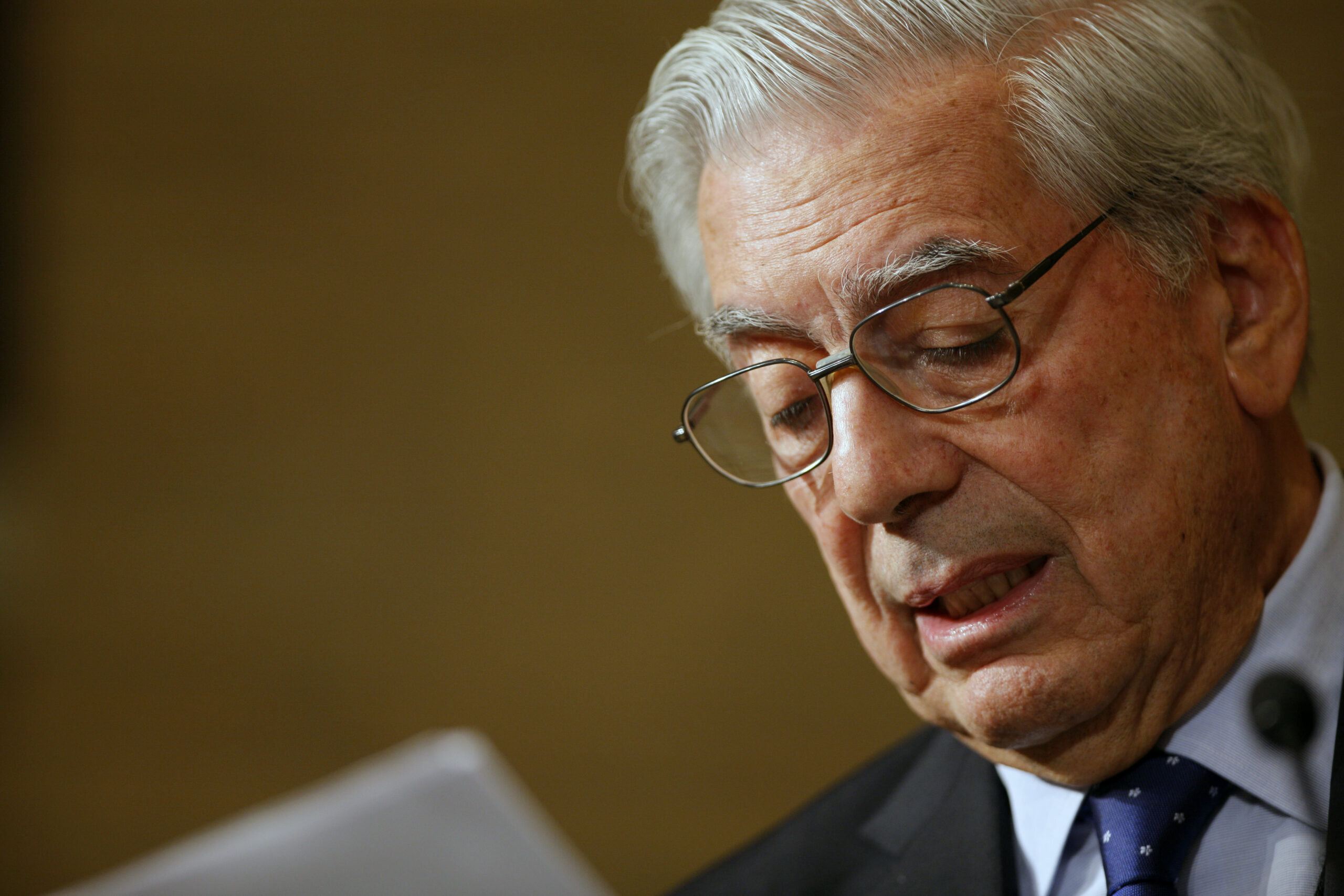 NOTE TO USER: User expressly acknowledges and agrees that, by downloading and/or using this Photograph, user is consenting to the terms and conditions of the UPA Photo Images License Agreement.  (Photo by Robert Goddyn)