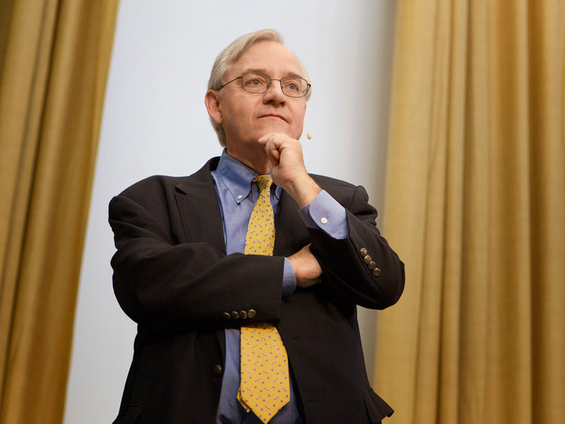 large_07._E.J._Dionne_listening_to_a_brilliant_question_from_a_Nexus_Connect_member.