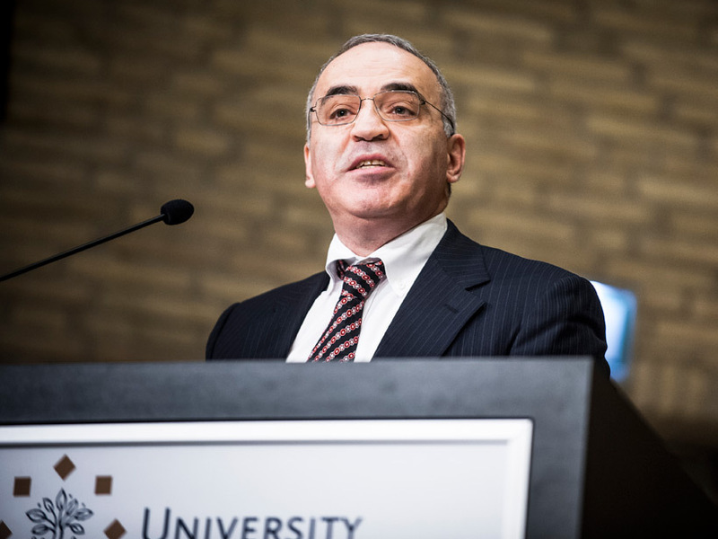 large_4.-Kasparov